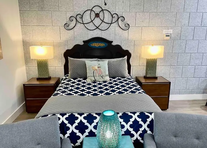 Quail Suite Hot Tub Bbq Sleeps 2
